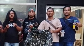 Foto: Salah satu barang bukti, baju loreng yang kerap dikenakan pelaku untuk mengelabui para korban (Istimewa)