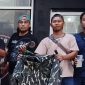 Foto: Salah satu barang bukti, baju loreng yang kerap dikenakan pelaku untuk mengelabui para korban (Istimewa)
