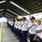 Personel dari berbagai unit operasional, pelayanan, prasarana, dan pengamanan disiagakan untuk memastikan perjalanan kereta api selama masa mudik dan arus balik Lebaran berlangsung aman, lancar, dan nyaman. Foto: Dok Humas KAI Divre IV Tanjungkarang