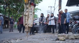 Perbaikan Jalan HRM Mangubdiprojo hingga pemasangan box culvert dikebut siang hingga malam, banjir jadi fokus utama