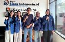 Foto bersama mahasiswa Fisip Unila dan perwakilan redaksi sinarlampung.co. (Foto: Fisip Unila)