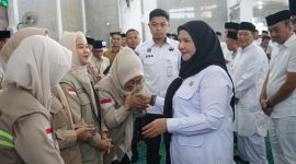 Wali Kota Eva Dwiana berharap seluruh jemaah sehat, lancar beribadah, dan kembali sebagai haji mabrur