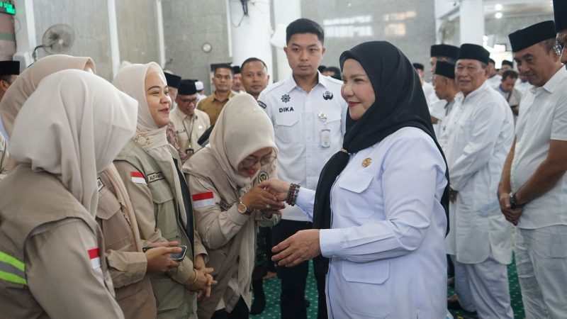 Wali Kota Eva Dwiana berharap seluruh jemaah sehat, lancar beribadah, dan kembali sebagai haji mabrur